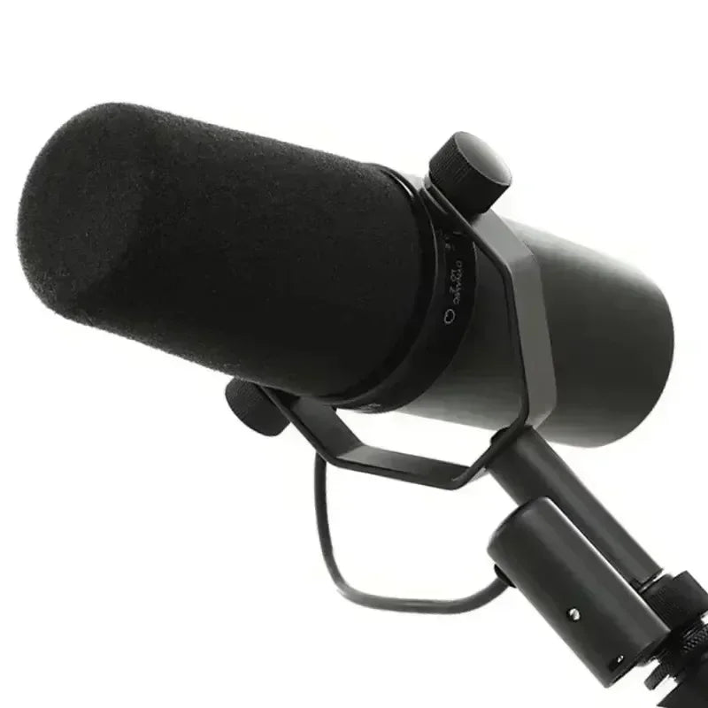 Shure SM7B Dynamic Microphone Podcast Studio Set – Cardioid, Black Metal, for Live/Stage Recording