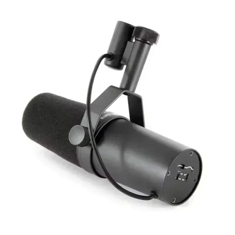Shure SM7B Dynamic Microphone Podcast Studio Set – Cardioid, Black Metal, for Live/Stage Recording